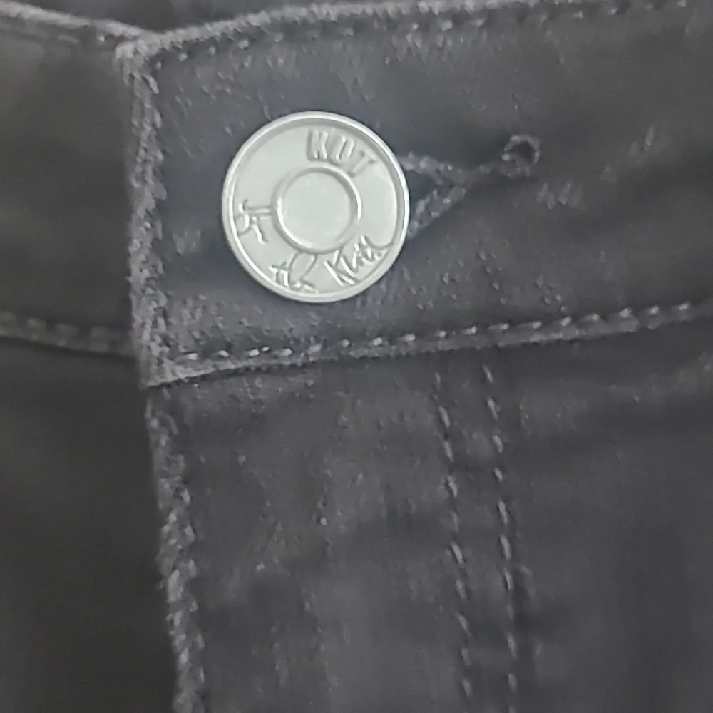 Kut from the Kloth black jeans  sz 8 Long mid rise 5 pocket